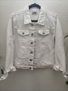 Blue Age White Denim Jacket Women’s M/L Classic Jean Jacket NWOT